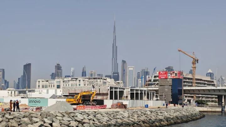 Круизные лайнеры с сотнями туристов из России застряли в портах Персидского залива