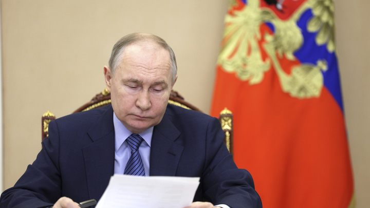 Путину на стол готовят важный документ: Мигрантам не поздоровится