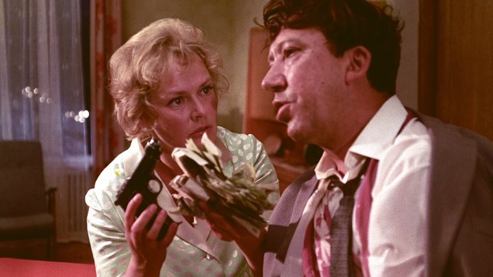 Иностранец оценил фильм Бриллиантовая рука. Учитель указала на ошибки: Будто рассказ о другом