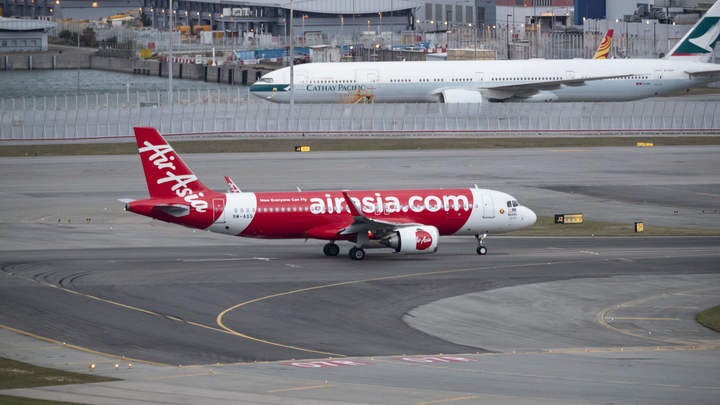 Выбрал для эвакуации окно: В Индии пилот сбежал от пассажира с коронавирусом