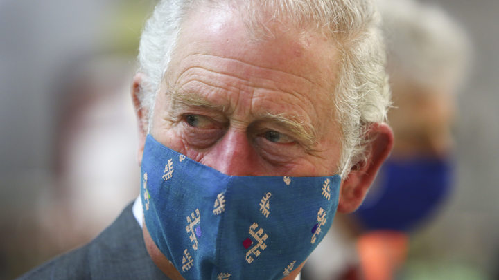 Принц Чарльз отметил годовщину помолвки прививкой от COVID-19