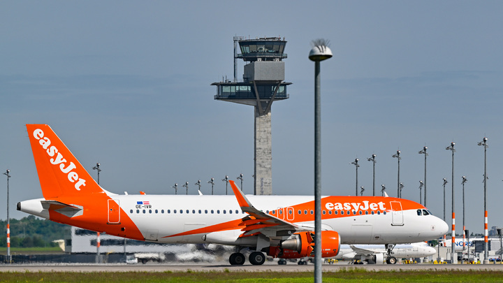 Вслед за пейджерами последовали вейпы: С борта EasyJet в Греции срочно эвакуировали пассажиров