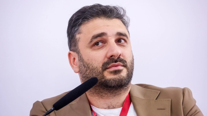 Минкульт призвали не финансировать фильмы Сарика Андреасяна: В Госдуме не простили выходку в киноколледже