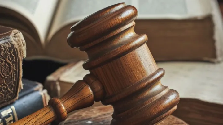 Суд присяжных признал невиновным мигранта, отрезавшего мужчине ногу циркулярной пилой в Австралии
