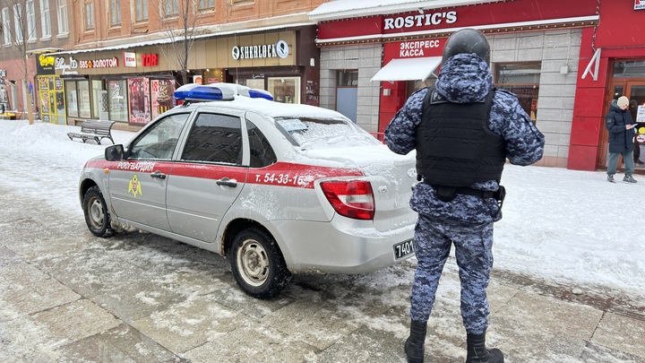 В Красноярске устроили облаву на незаконных мигрантов в кафе