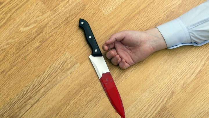 В Екатеринбурге 27-летняя девушка зарезала сожителя из-за громкой музыки