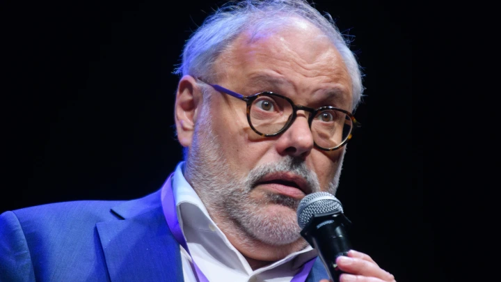 Хазин: Путину хватило одного хода, чтобы смешать карты Украине и Западу