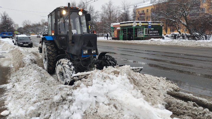 Свыше 15 тысяч кубометров снега вывезено с нижегородских дорог за сутки