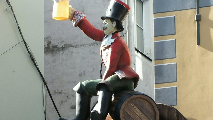 Главную питейную улицу Петербурга хотят превратить в культурный квартал