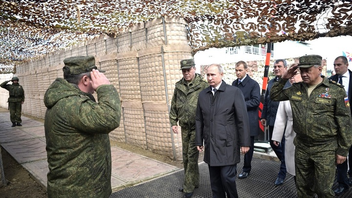 Путин прибыл в штаб СВО и заслушал доклады командующих