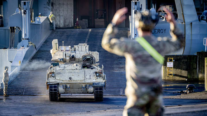 НАТО в течение ближайшего 20-летия собирается воевать с Россией