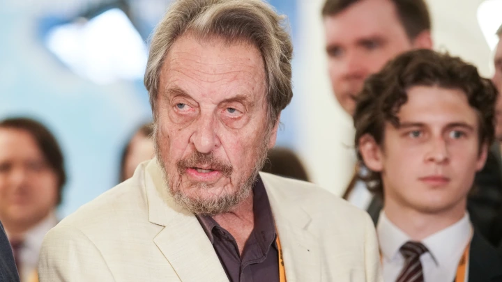 Гений!: Отец Илона Маска не сдержался, приехав в Москву