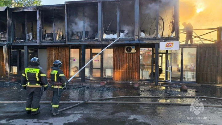 В самом начале сезона: в Челябинске вспыхнула шашлычная