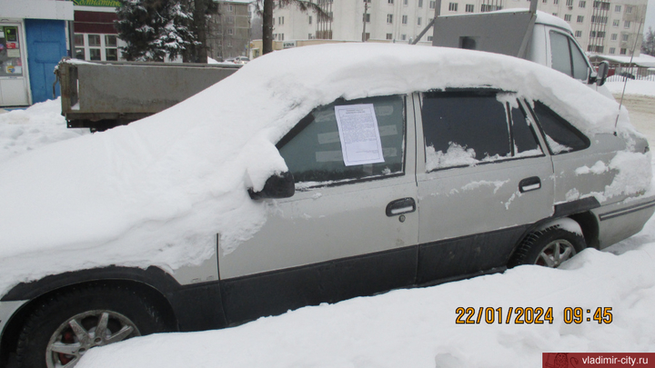 Во Владимире начали эвакуировать брошенные автомобили-подснежники