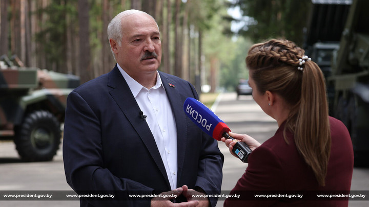 Лукашенко: Белоруссия получила бомбы в 3 раза мощнее, чем примененные в Хиросиме и Нагасаки