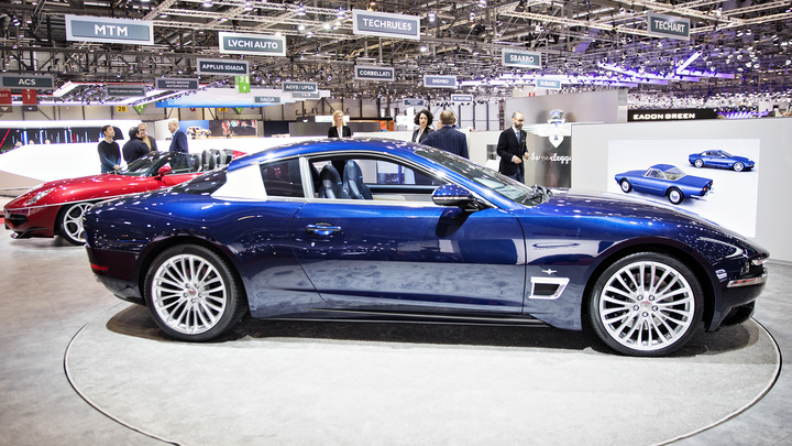 Огненная вода: Сотни Maserati в Италии сгорели от наводнения - видео