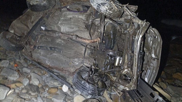В Анапе романтическое свидание на скале едва не обернулось трагедией