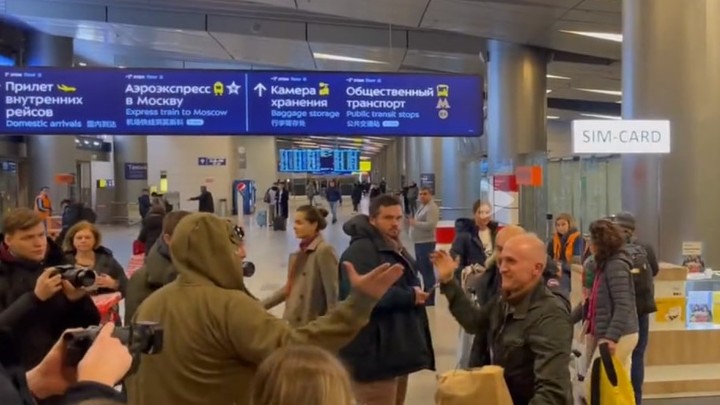 Осужденный во Франции фанат «Спартака» Павел Косов вернулся в Россию