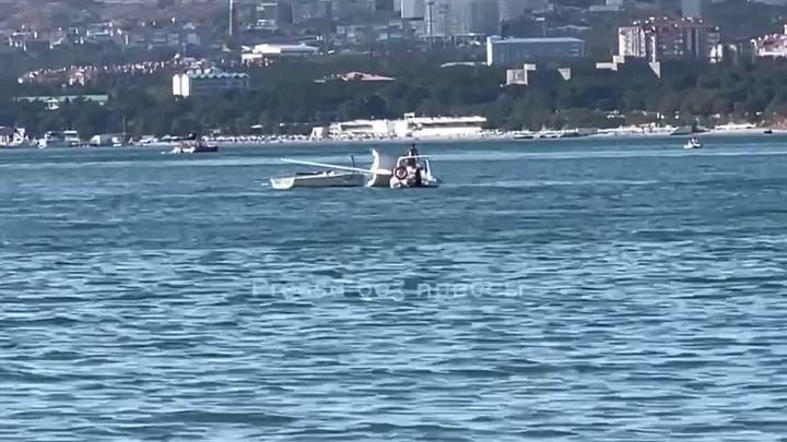 В бухте Геленджика потерпело бедствие плавсредство
