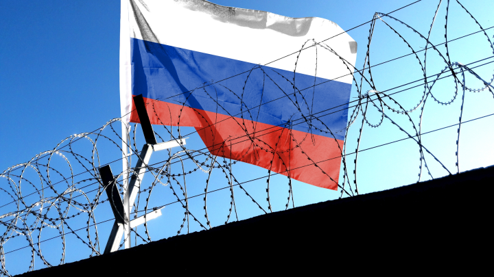 Фигуранты дела о хищениях при строительстве укреплений в Курской области этапированы в Москву