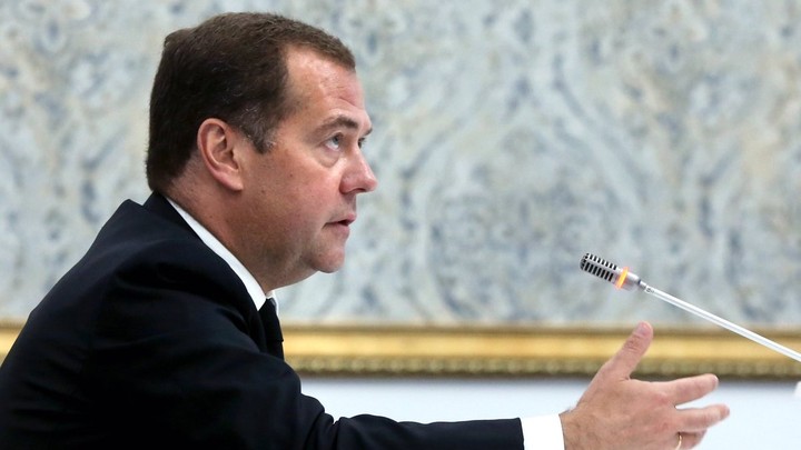 Зампред Совбеза Медведев: Западным странам плевать на Украину