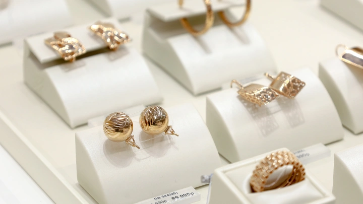 Ограбившего ювелирный магазин преступника задержали голым на дороге в Техасе