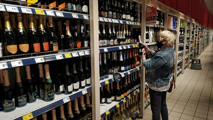 Не по ГОСТу: Новые правила продажи могут привести к дефициту алкоголя в Новом году