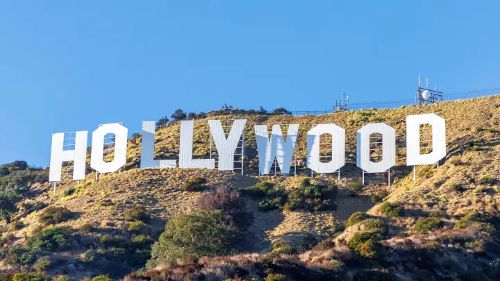 Голливуд сменил ориентацию: В американских фильмах будет меньше извращений и больше традиций