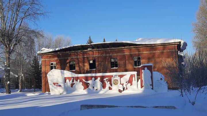 Самодельный мемориал в бывшем военном городке Новосибирска решено сохранить