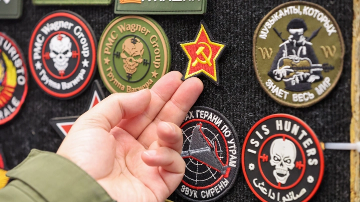 Восставший из мёртвых: В одну из школ явился человек с посмертными наградами Вагнера