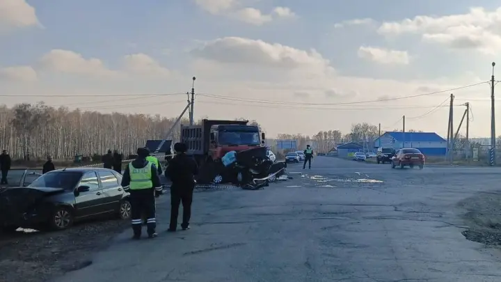 Не уступила: женщина с двумя маленькими детьми погибли в иномарке в Челябинской области Не уступила: женщина с двумя маленькими детьми погибли в иномарке в Челябинской области
