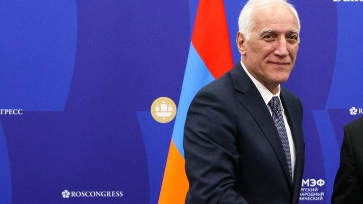 Президент Армении улетел на золотые пески для встречи с зарубежными коллегами