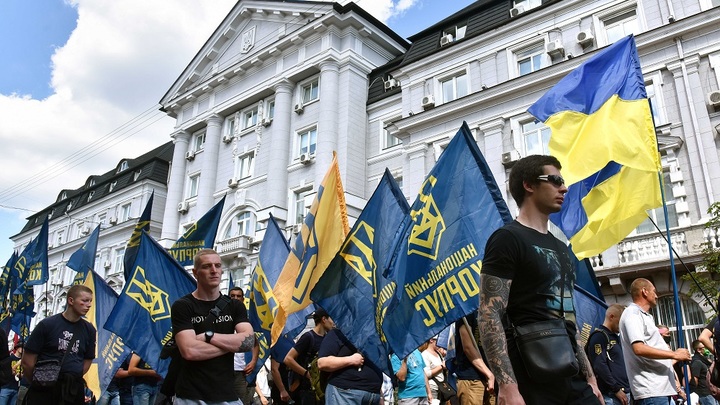 Украинские нацисты пытались напасть на крестный ход у Киево-Печерской Лавры