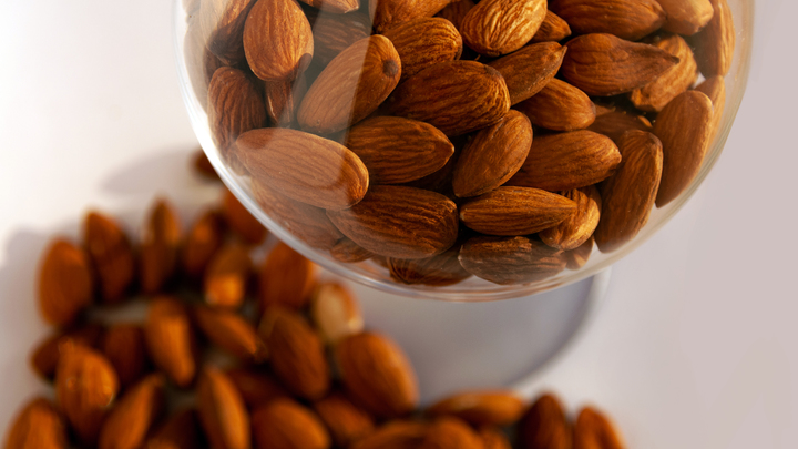 Людям, страдающим бессонницей, ученые советуют обратить внимание на семена