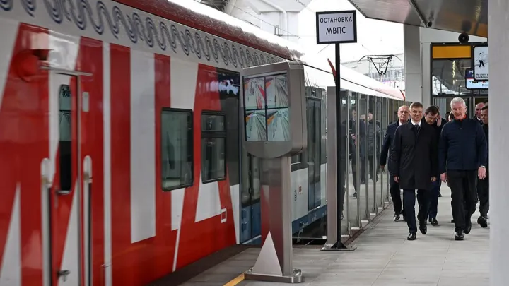 Собянин и Белозеров открыли новый городской вокзал Москва-Сити МЦД-1