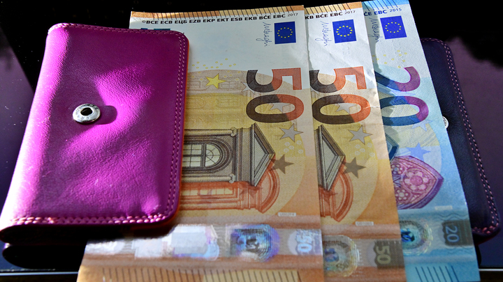 На фоне громкого скандала молдавские власти передумали выделять детям дипломатов по 700 евро