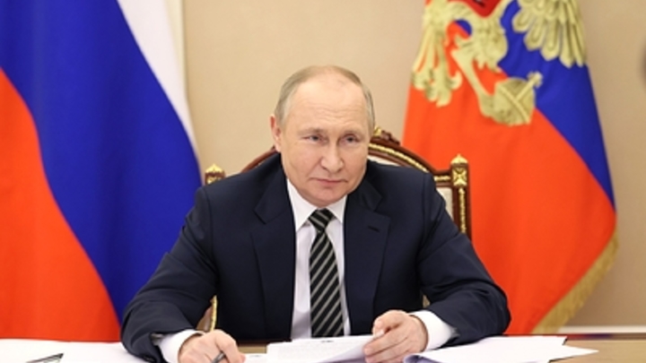 Владимир Путин присвоил звание гвардейской новосибирской 24-й бригаде спецназначения