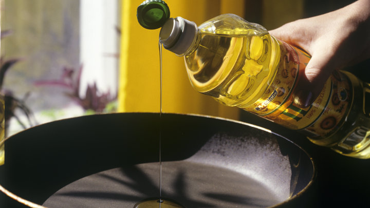 Цена на подсолнечное масло побила все рекорды: Аналитики спрогнозировали, чем это обернётся