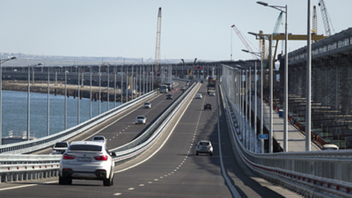 Минтранс: автомобильное движение по Крымскому мосту восстановлено