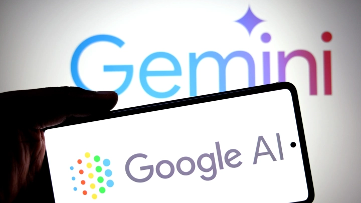 Неожиданный сюрприз от Google: нейросеть Gemini стала доступна в России