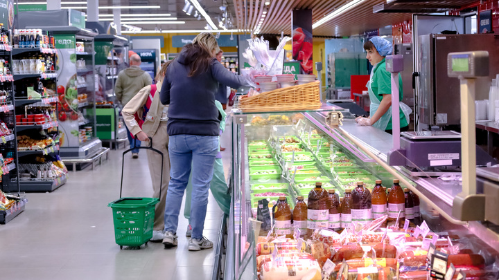 Улетать не спешит: После Вкусно — и точка Карлсон отправился по магазинам