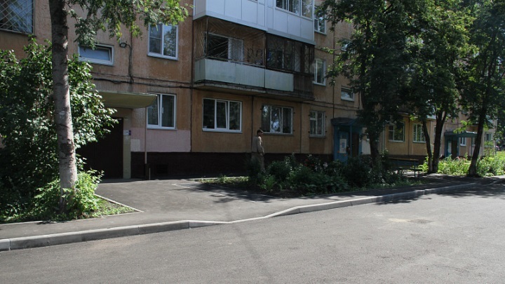 51 двор отремонтировали в Кемерове с начала сезона