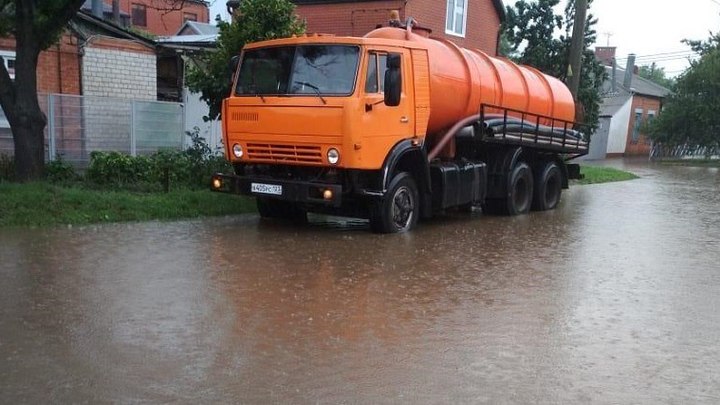 В Краснодаре готова к работе водооткачивающая техника