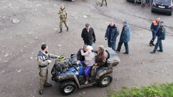 В Челябинской области 100 спасателей закончили поиски пенсионеров на Таганае