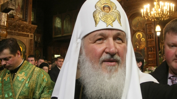«Оставляйте личное закрытым»: Патриарх Кирилл советует молодежи не вести себя в Интернете, как в исповедальне