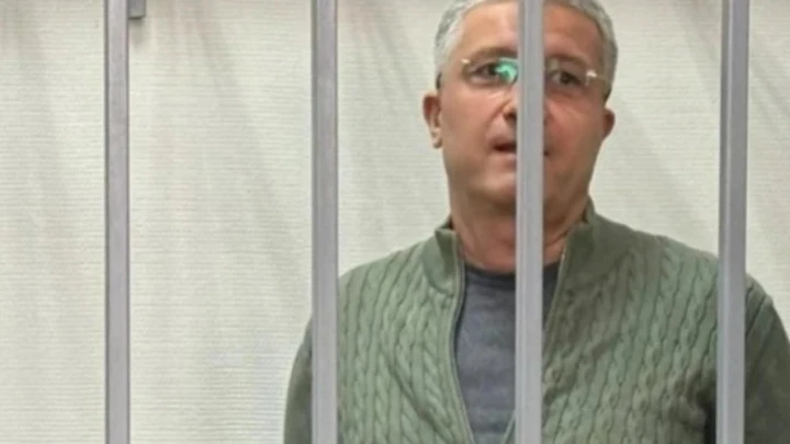 Экс-замминистра обороны Иванова навестили в СИЗО мать и гражданская жена