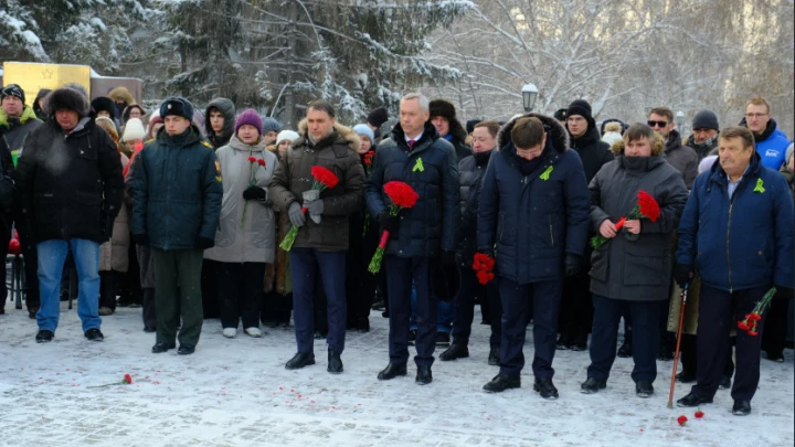 Андрей Травников поздравил новосибирцев и ленинградцев с 82-й годовщиной полного снятия блокады Ленинграда