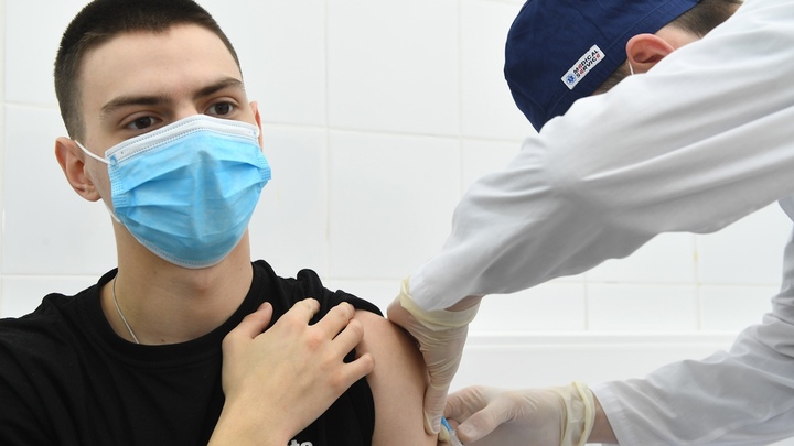 Айфон за прививку! Вакцинированных петербуржцев награждают ценными призами