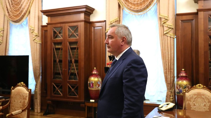 Рогозину посулили абонемент в батутный центр: Роскосмос выступил со встречным предложением