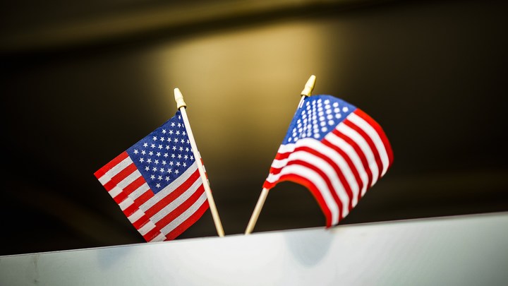 Китайская делегация поздравила США с 4 июля. Американцы онемели